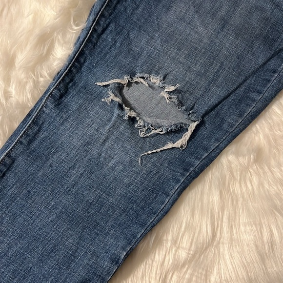 Levi’s Boyfriend Distressed Jeans - Picture 3 of 14